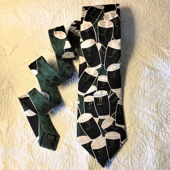 VERONIQUE DIDI 100% Silk Guinness Logo Necktie - Picture 2 of 10